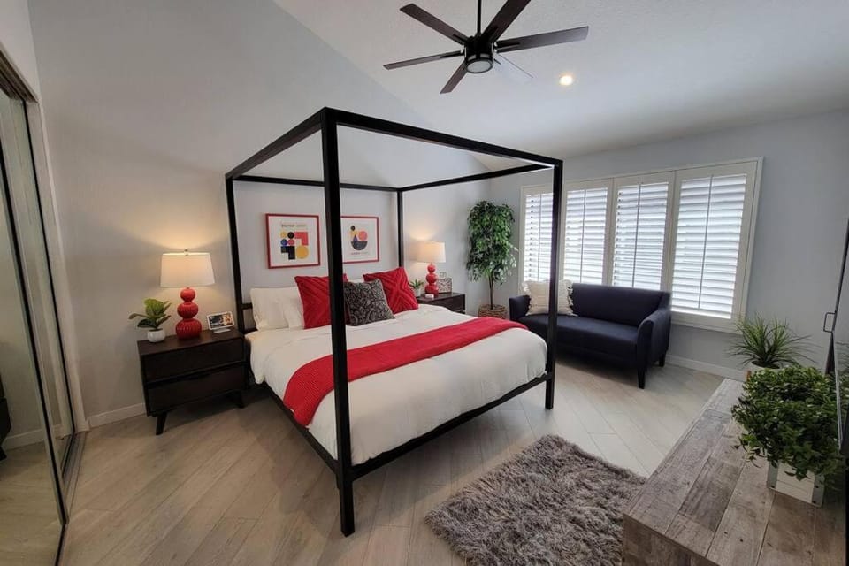 Stunning 3BD 3BA 36 pools and hot tubs patio with BBQ House in Rancho Mirage