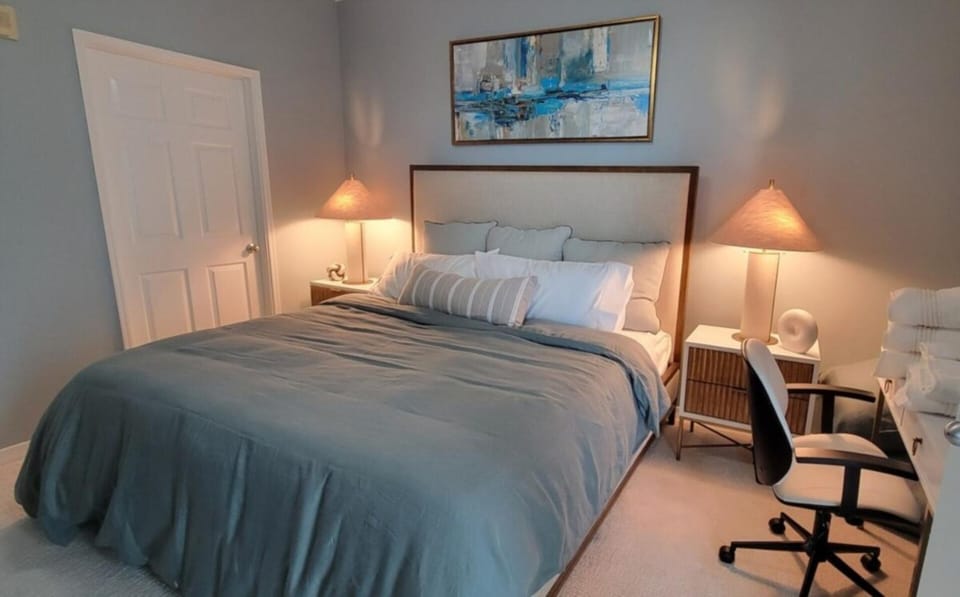Turnkey Tranquility with Marina & Intercoastal views House in Lantana