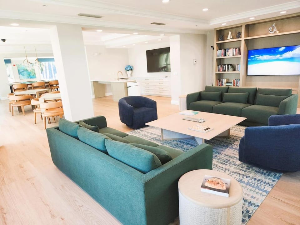 Turnkey Tranquility with Marina & Intercoastal views House in Lantana
