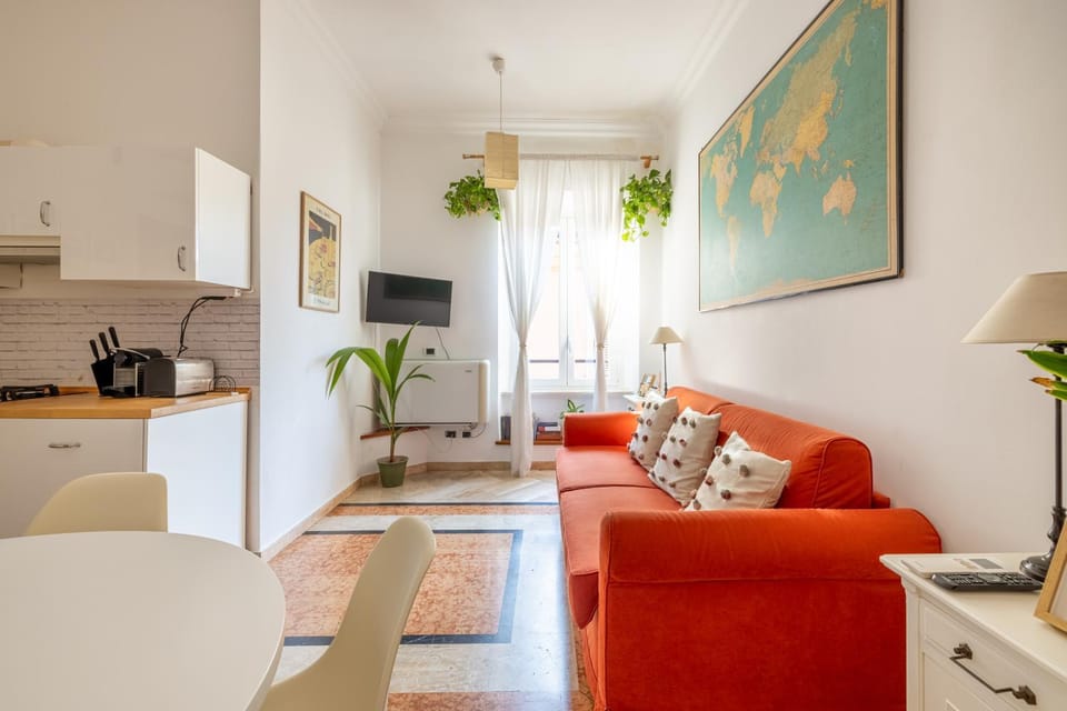 Communal lounge/ TV room, TV and multimedia, Living room, Seating area, Dining area, Evening entertainment, air conditioner