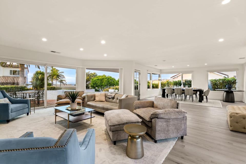 Pacific Perfection - Ocean Views Jacuzzi Walk to Beach and Dining House in La Jolla Shores