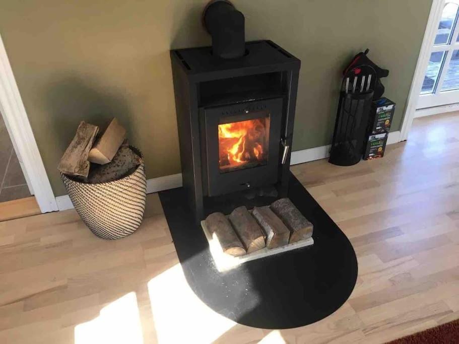 Modern 2 bedroom cottage close to airport and town - sleeps 8 House in Zealand