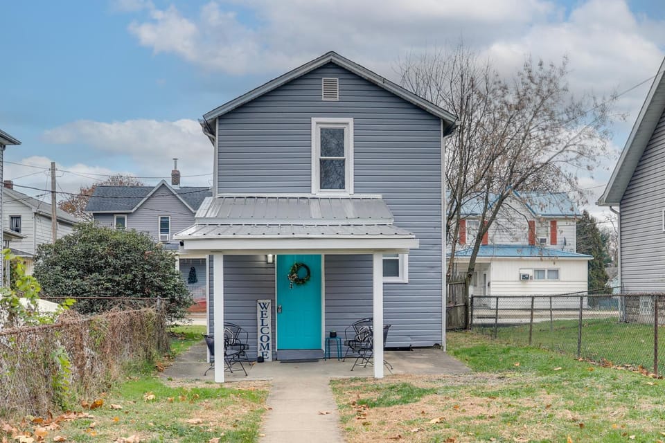 2 Mi to Saint Vincent College: Home in Latrobe House in Latrobe
