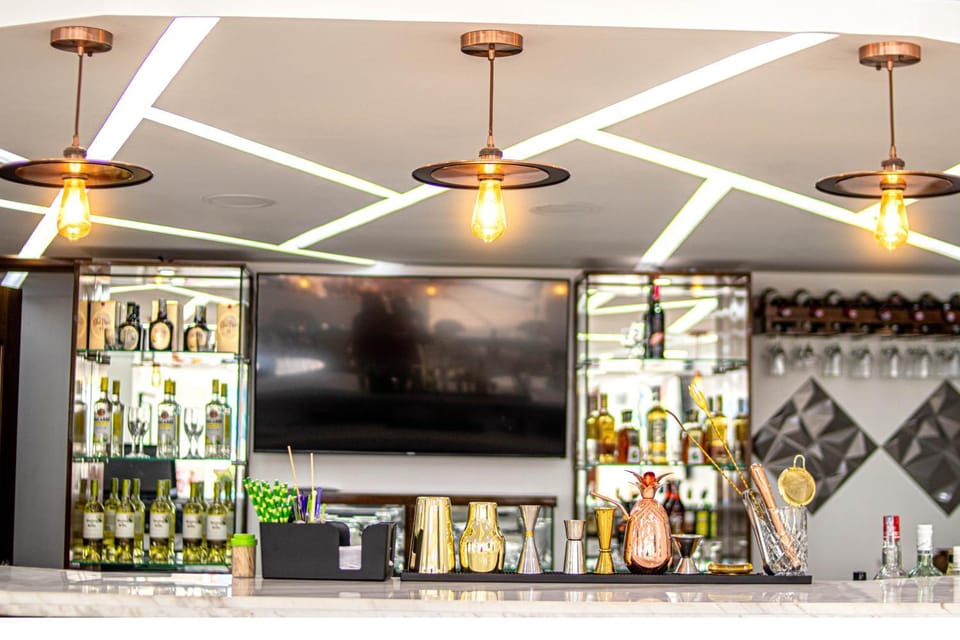 Communal lounge/ TV room, Food and drinks, Drinks