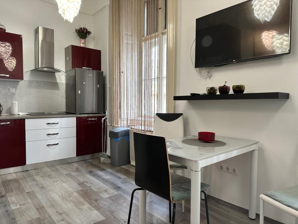 DoubleDoor Apartment in Budapest