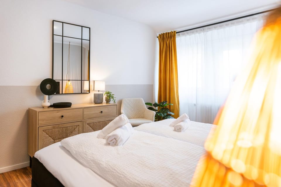 Bed, Photo of the whole room, Bedroom, towels