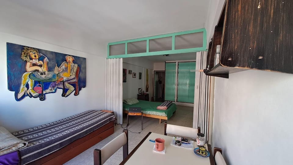 Monoambiente con balcon y vistas a 150 mts del mar Maximo 3 personas Apartment in Mar del Plata