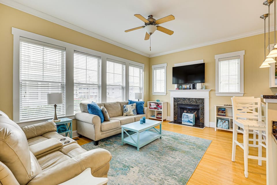 Walk to Beach: Coastal Carolina Home w/ Decks! House in Carolina Beach