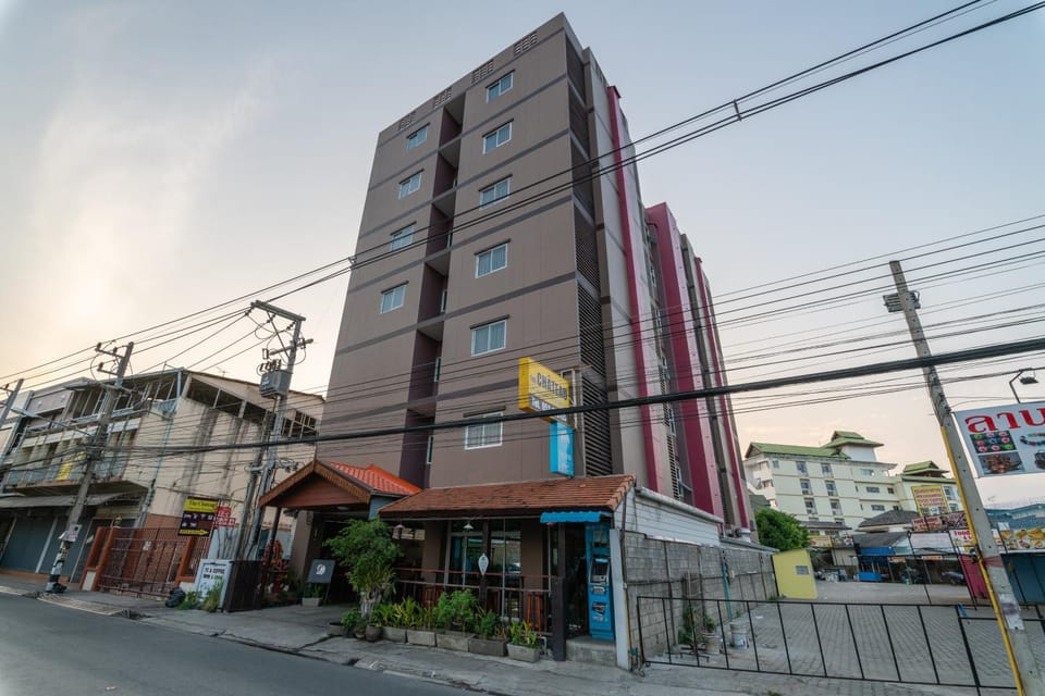 Facade/entrance