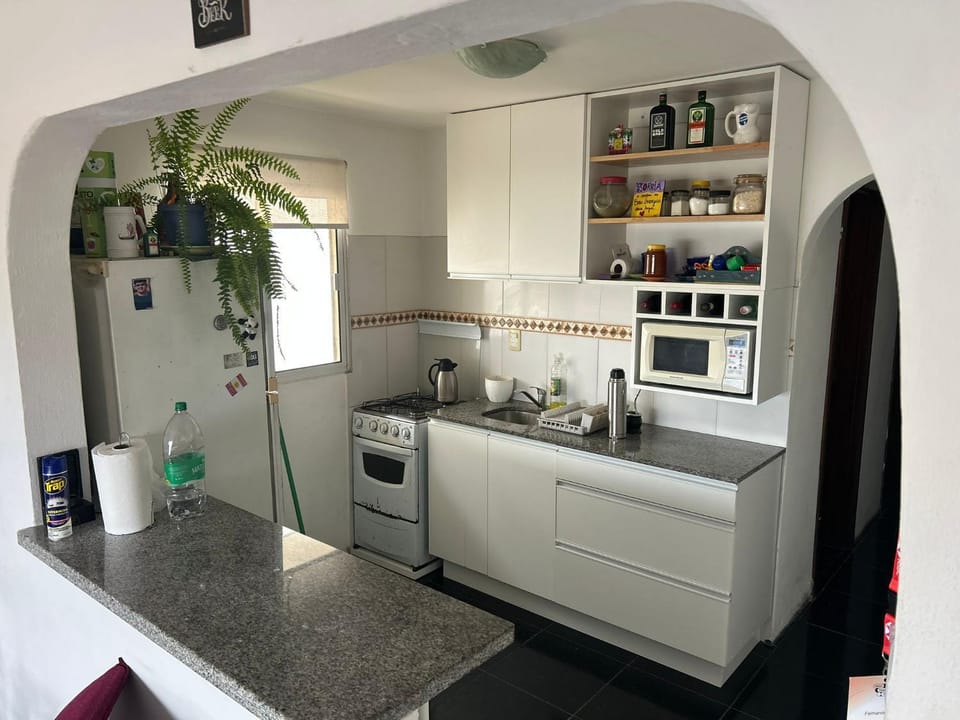 Coffee/tea facilities, Kitchen or kitchenette, minibar, oven, stove, toaster