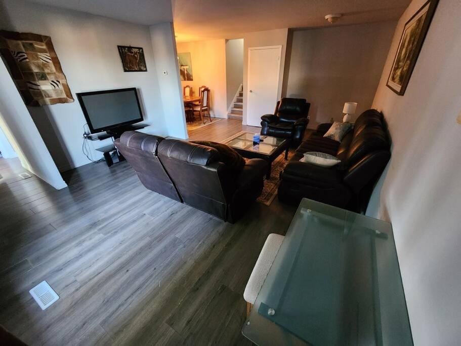 Entire 3 Bedroom house in Elliot Lake House in Michigan