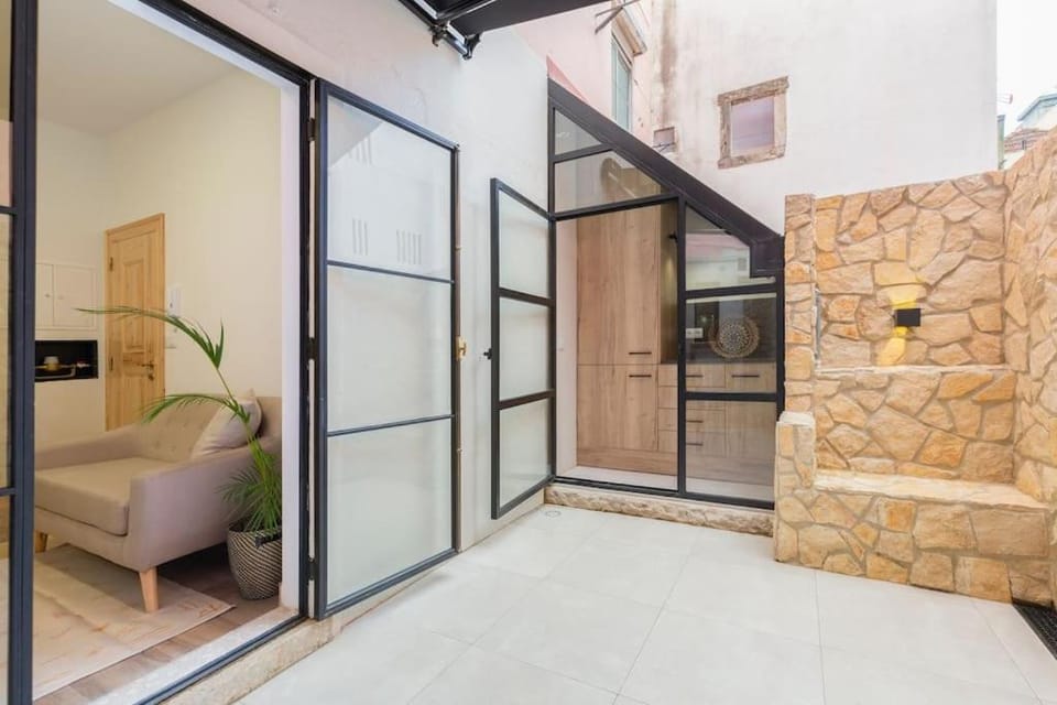 Private Terrace Alfama Apartment in Lisbon