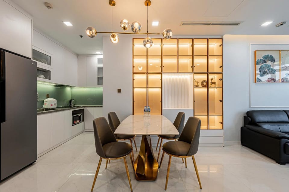 Kitchen or kitchenette, Dining area, stove