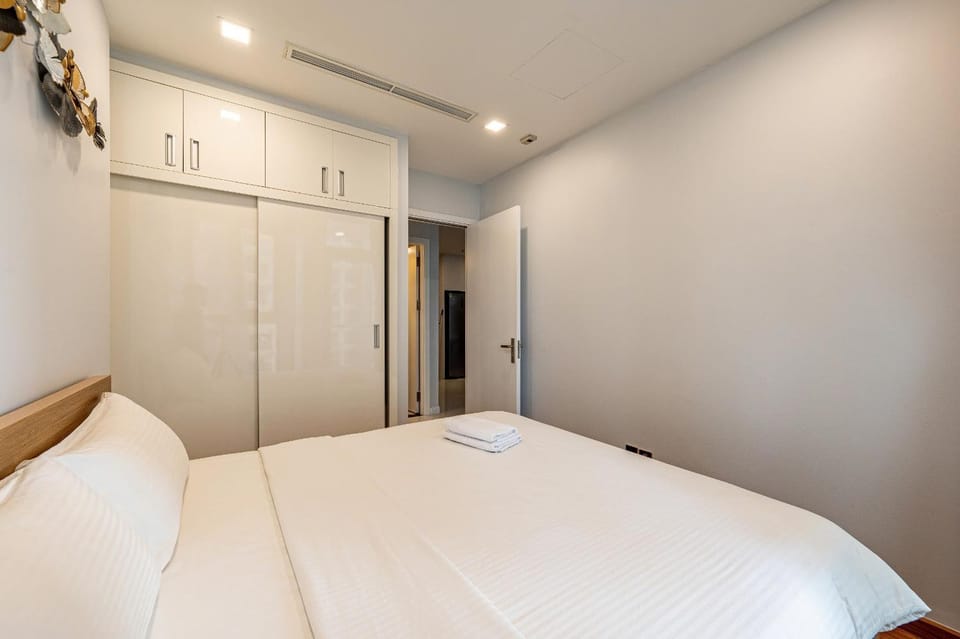 Bed, Photo of the whole room, Bedroom, wardrobe, air conditioner