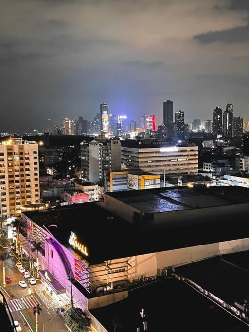Deryll's Fun house Apartment in Pasig