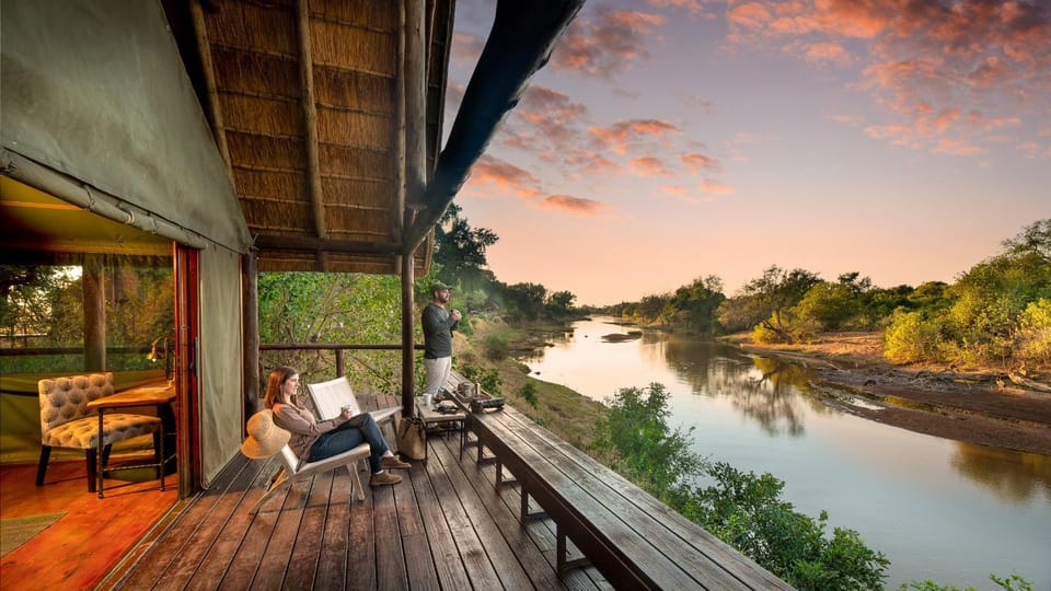 Patio, Natural landscape, View (from property/room), Balcony/Terrace, Seating area, River view