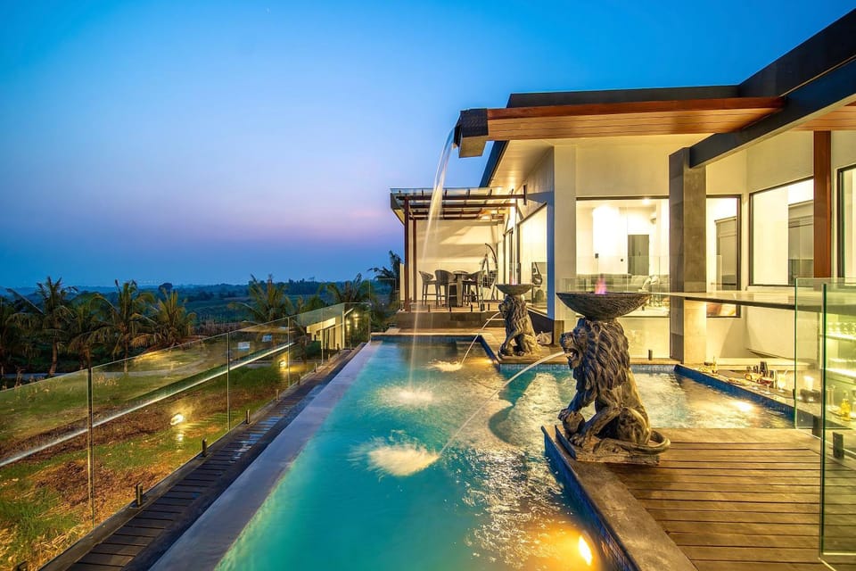 Night, Natural landscape, View (from property/room), Balcony/Terrace, Pool view, Swimming pool, sunbed