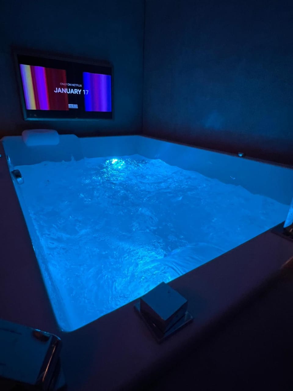 Bohème & Jacuzzi Apartment in Auvergne-Rhône-Alpes