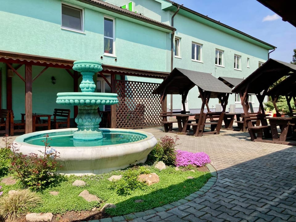 Garden, Garden, Balcony/Terrace
