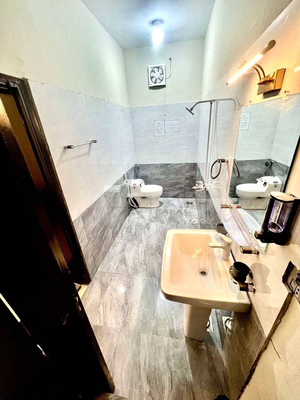 BNB Family KARSAZ Bed and Breakfast in Karachi
