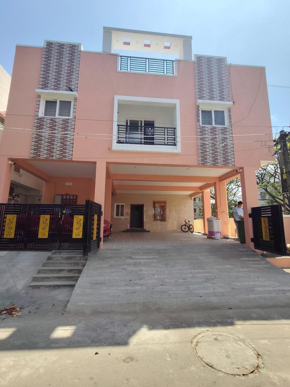 Property building, Facade/entrance