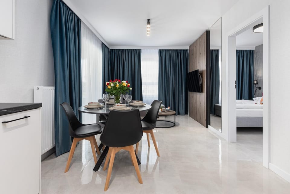TV and multimedia, Kitchen or kitchenette, Living room, Seating area