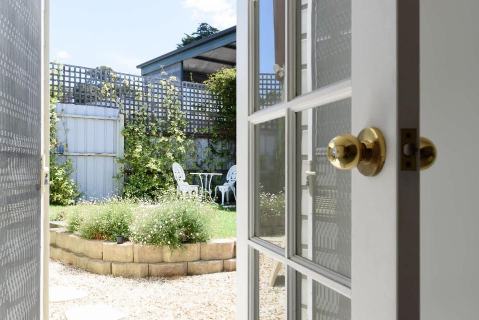 Sunny Cottage Close to Town Centre House in Launceston