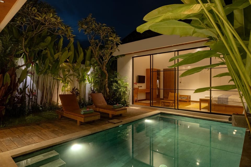 Garden, Pool view, Swimming pool, sunbed