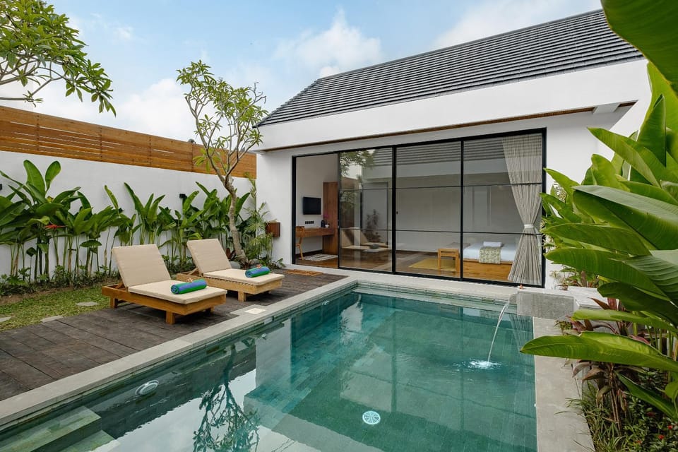 Property building, Swimming pool