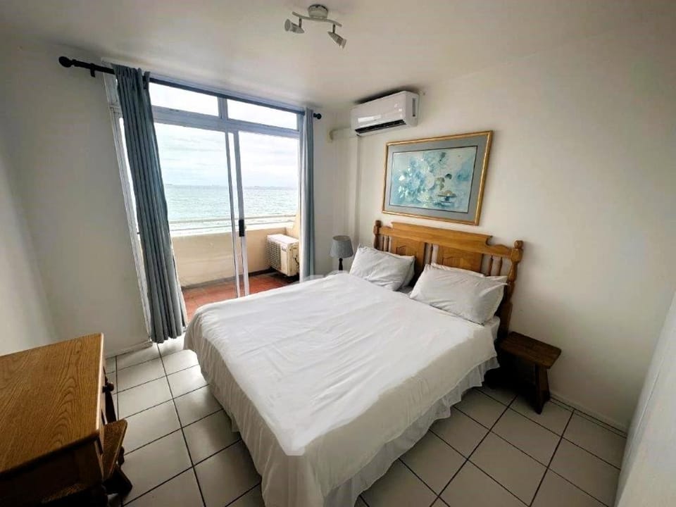 Bed, Photo of the whole room, Bedroom, Sea view