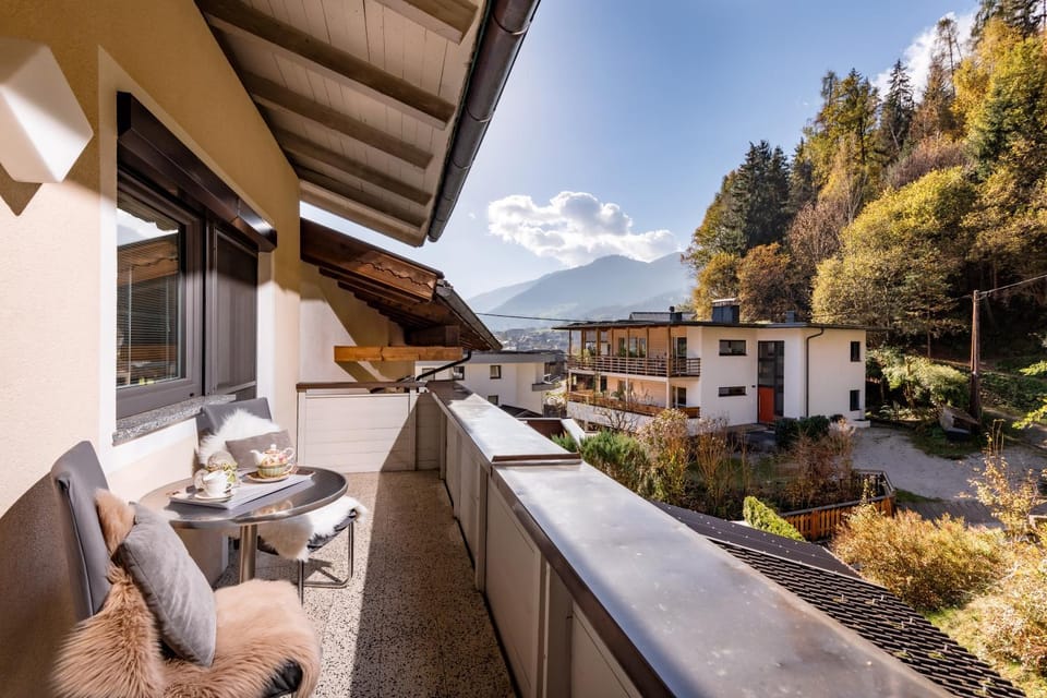 Property building, View (from property/room), Balcony/Terrace