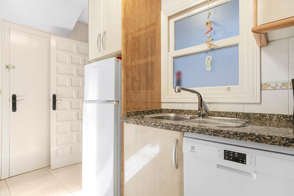 Kitchen or kitchenette, Living room