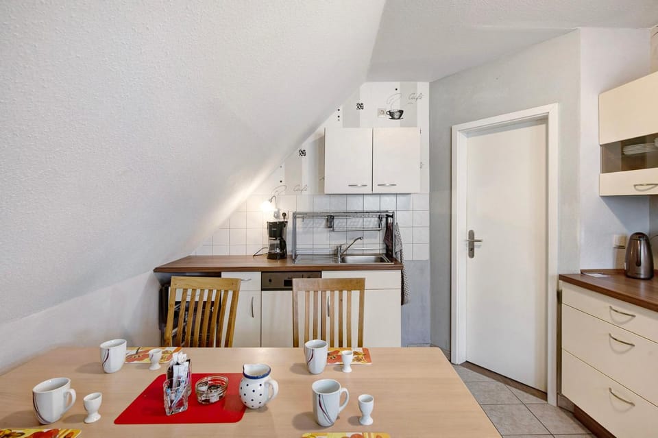 Property building, Kitchen or kitchenette, Living room
