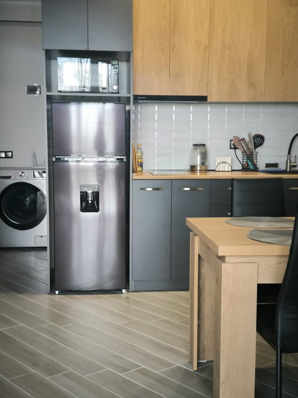 Coffee/tea facilities, Kitchen or kitchenette, microwave, stove, washing machine