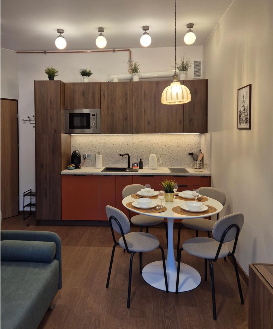 Kitchen or kitchenette, Dining area, dishwasher