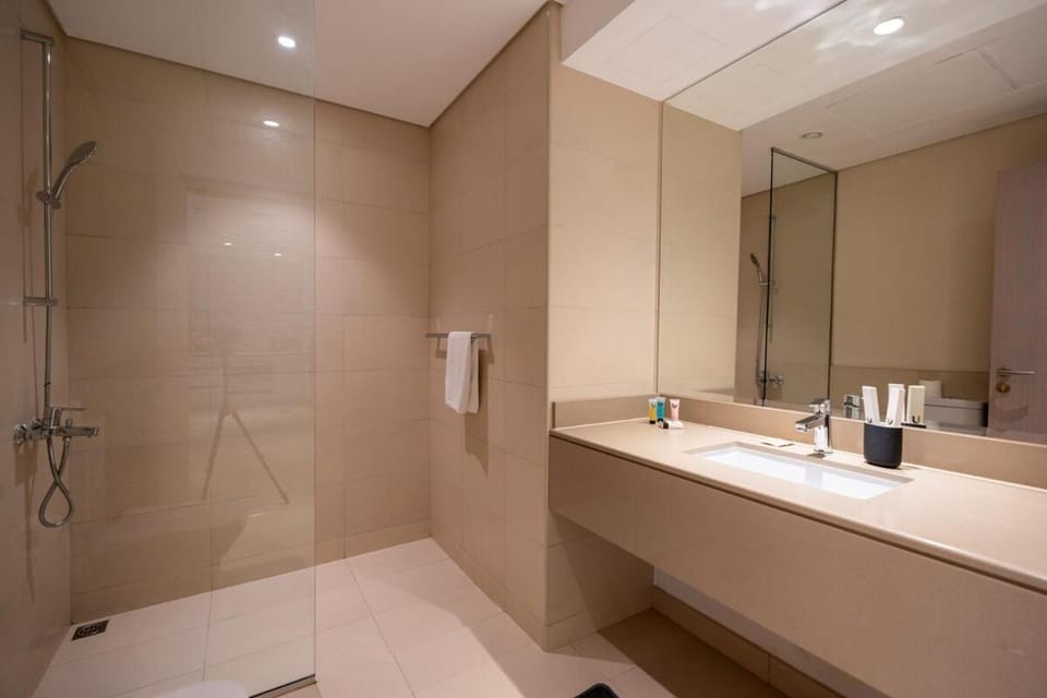 Shower, Toilet, Bathroom, towels