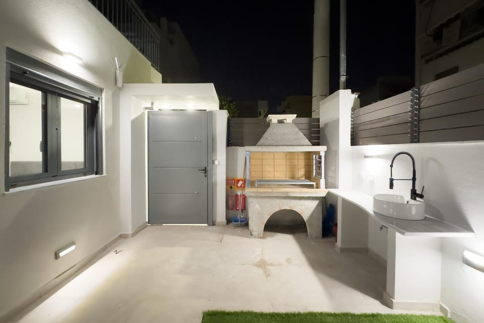 Patio, BBQ facilities