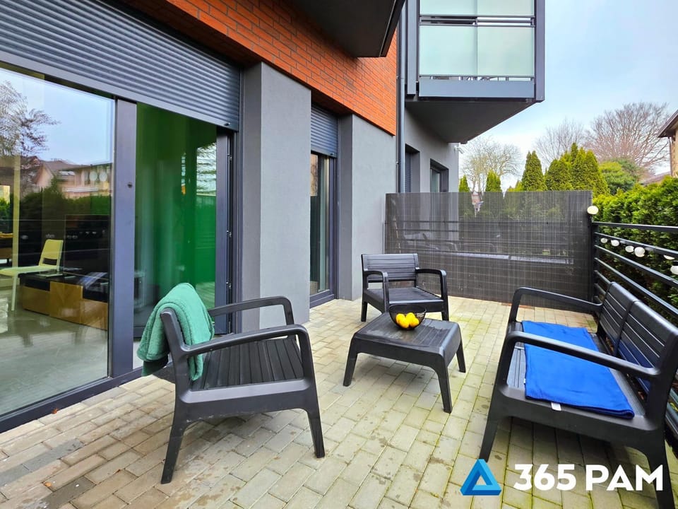 Property building, Day, View (from property/room), Balcony/Terrace