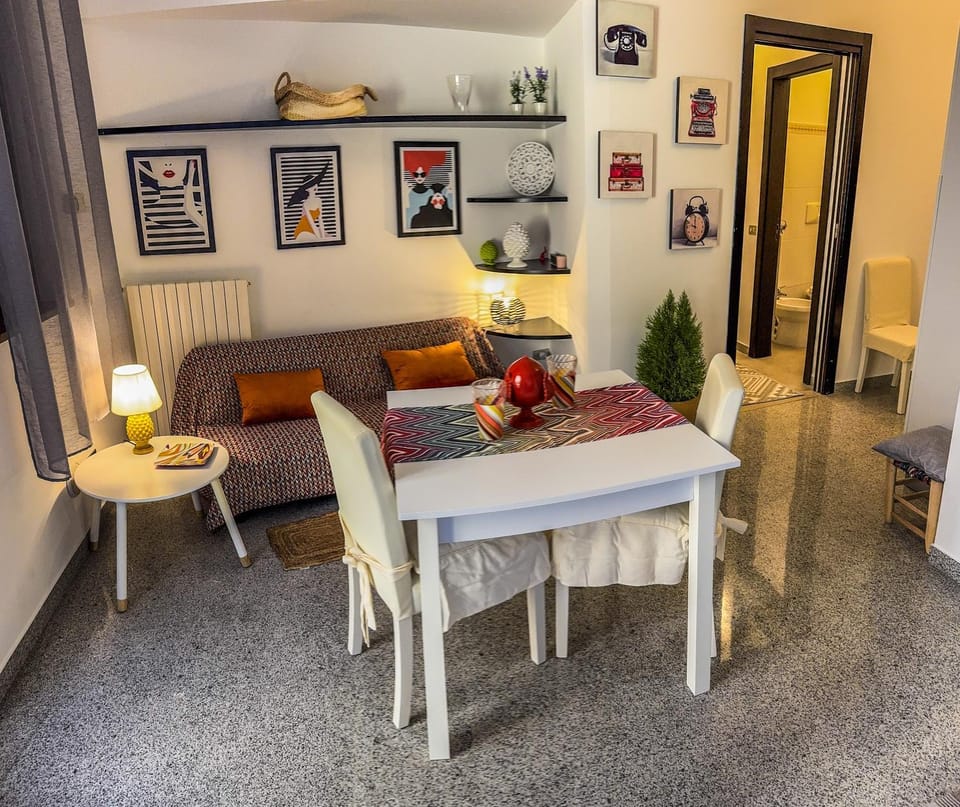 Living room, Seating area, Dining area