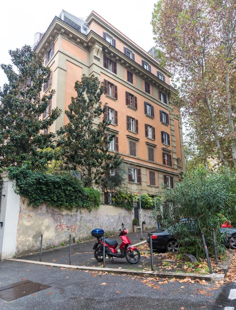 Trastevere suites Luxury Garden Retreat Apartment in Rome