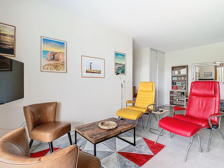 Library, TV and multimedia, Living room, Seating area