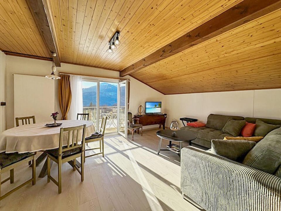 Communal lounge/ TV room, Living room