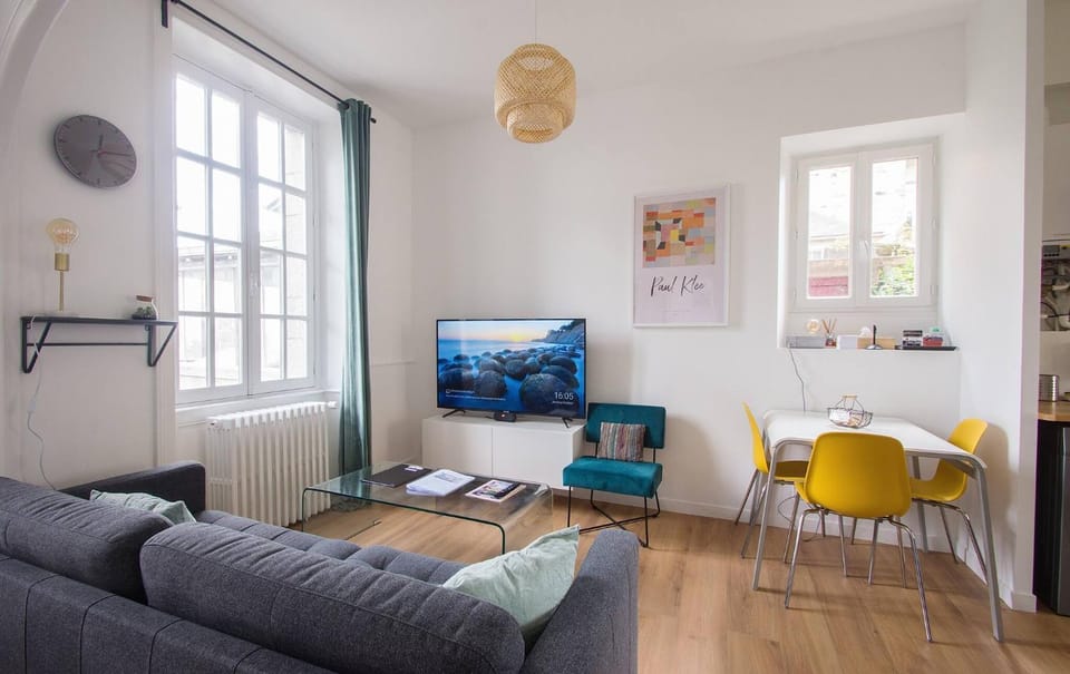 Communal lounge/ TV room, Living room