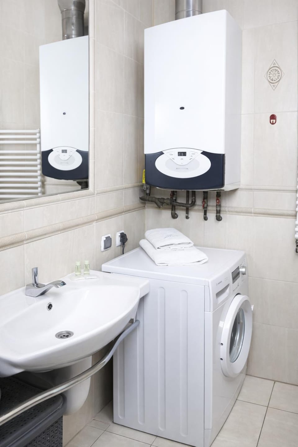 Bathroom, towels, washing machine