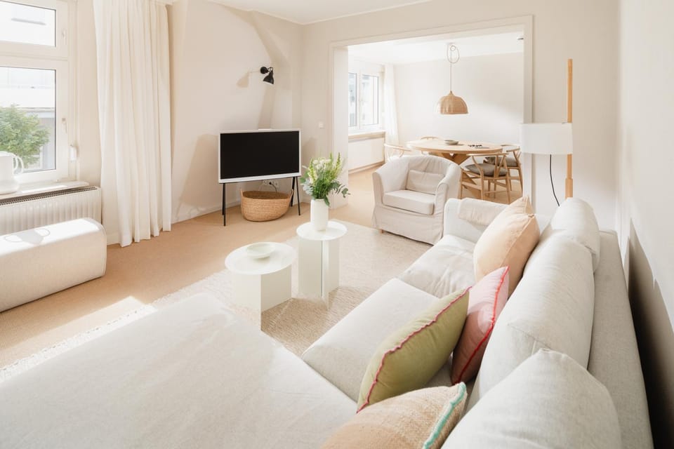 TV and multimedia, Living room, Seating area