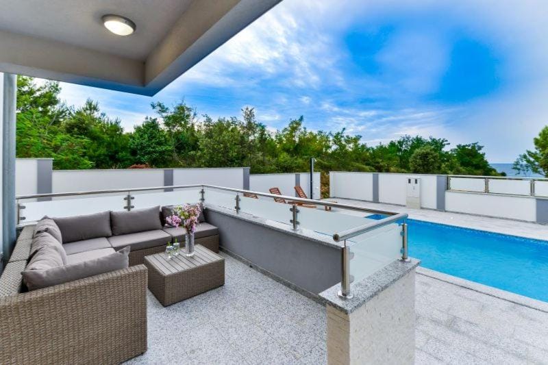 Villa with pool, 50 m from the sandy beach - ID 2209 by Traveler tourist agency Krk Villa in Zadar County