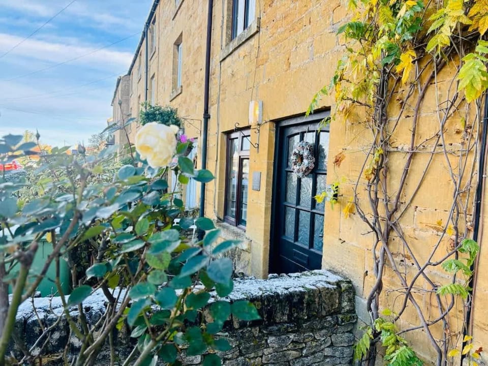 Wellington Terrace, Private Garden House in Moreton-in-Marsh