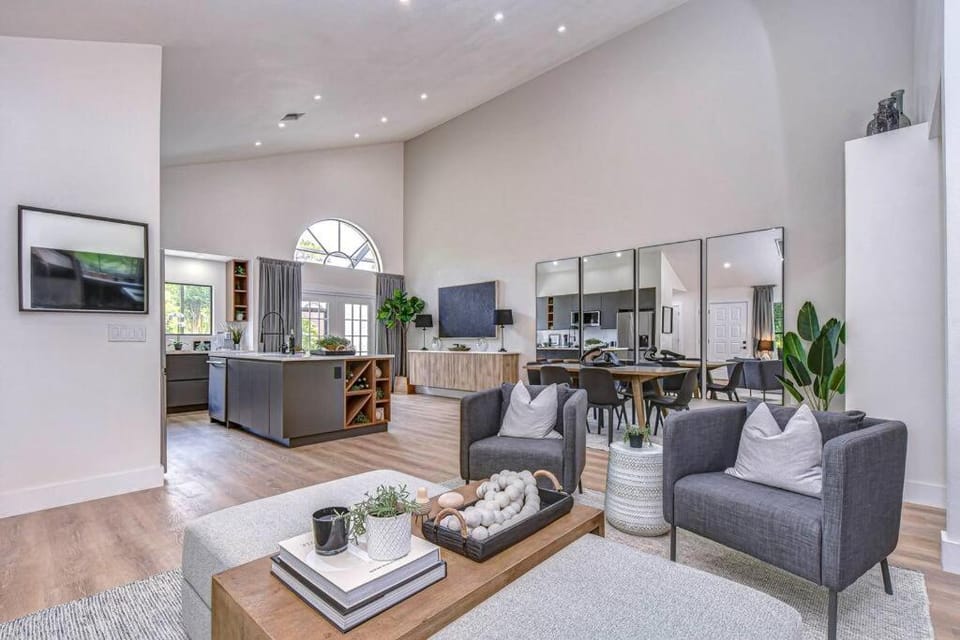 Designers Villa House in Wesley Chapel