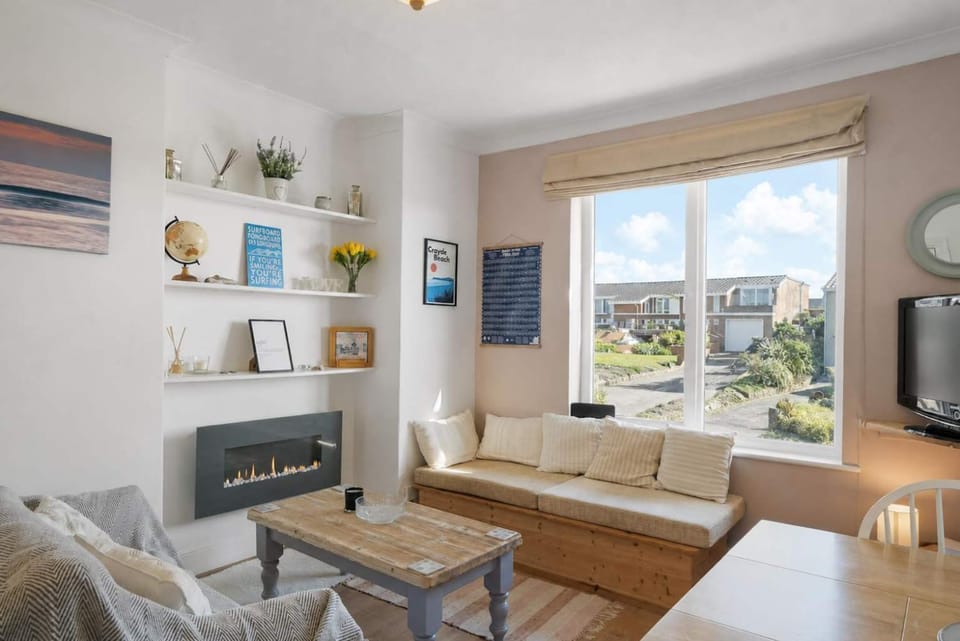 Apartment Expansive Sea Views Private Parking Apartment in Westward Ho