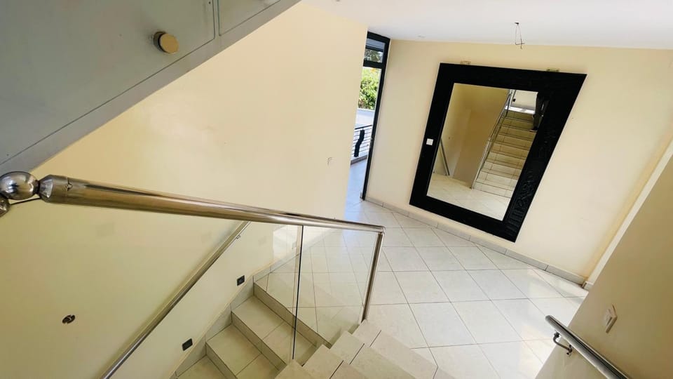 Agasaro Luxe One bedroom Apartment Bed and Breakfast in Africa